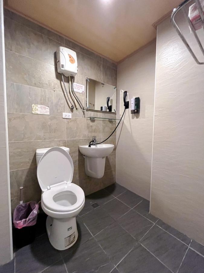 Fengchia Fun House Apartment Taichung Exterior photo
